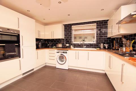 3 bedroom end of terrace house for sale, Langton Close, Lee-On-The-Solent, PO13