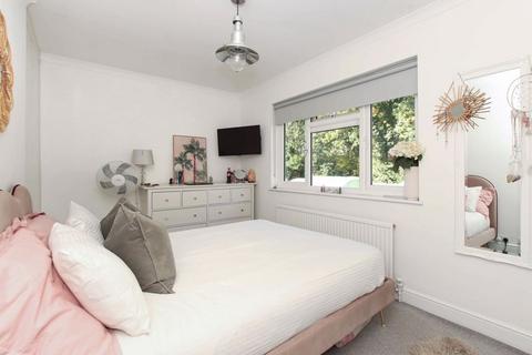 undefined, Oliver Close, St. Albans