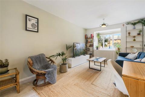7 Riverside Close, London, E5 9SP