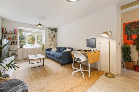 7 Riverside Close, London, E5 9SP