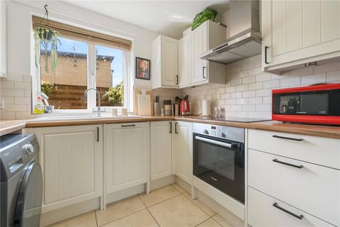 7 Riverside Close, London, E5 9SP