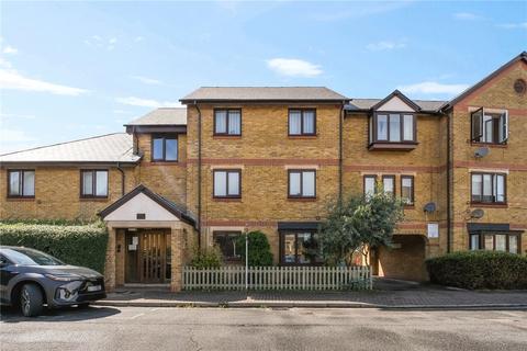 7 Riverside Close, London, E5 9SP