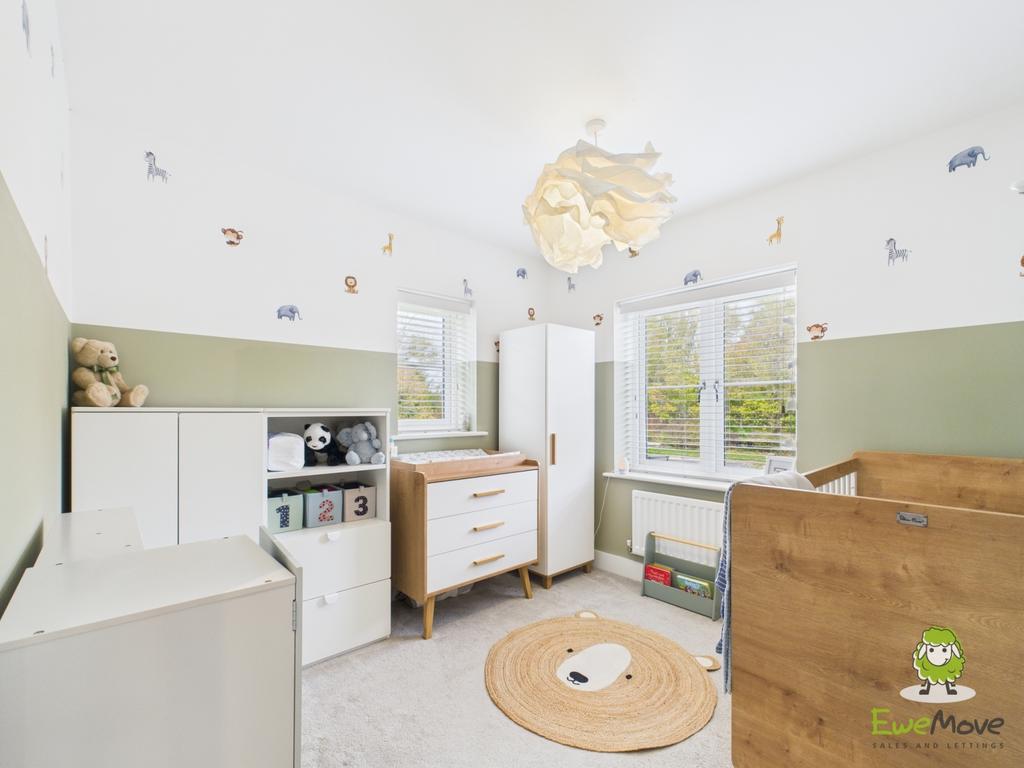 Ewe Move Estate Agents Basingstoke - Fishbourne Gar