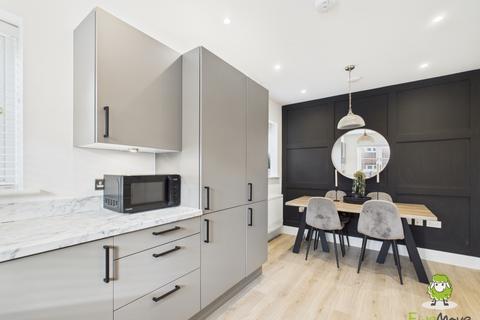 3 bedroom end of terrace house for sale, Fishbourne Gardens Chineham, Basingstoke, Hampshire, RG24