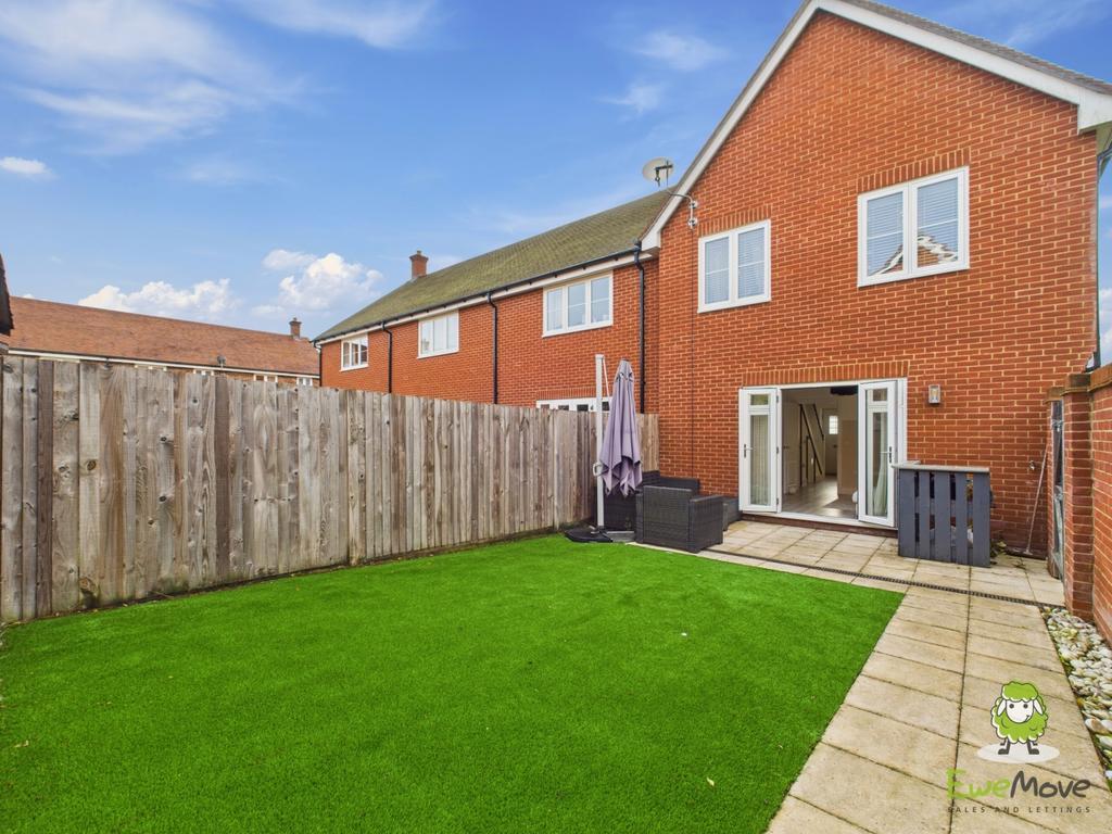 Ewe Move Estate Agents Basingstoke - Fishbourne Gar