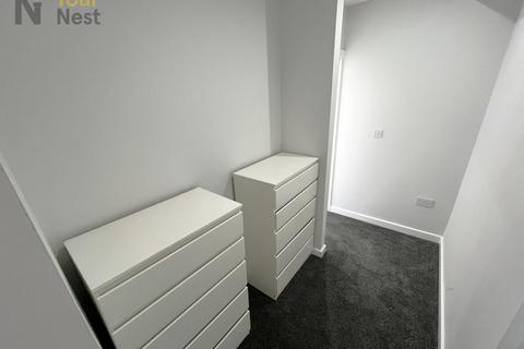 undefined, Flat 2, Strathrmore Drive, Harehills, LS9 6AB