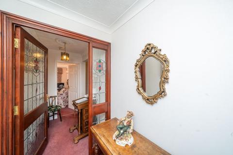 2 bedroom detached bungalow for sale, Moss Grove, Kingswinford DY6