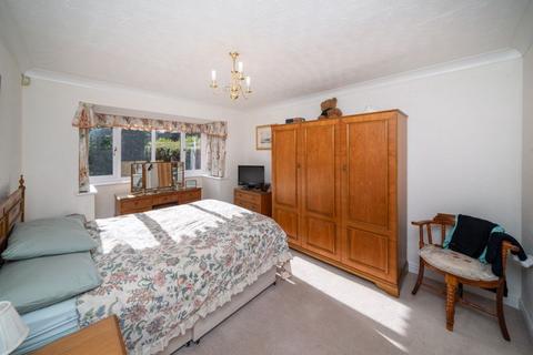 2 bedroom detached bungalow for sale, Moss Grove, Kingswinford DY6