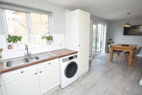 4 bedroom detached house for sale, Hinton Close, Pontefract WF8