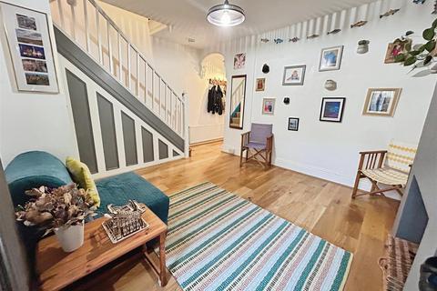 3 bedroom end of terrace house for sale, New Street, Herne Bay