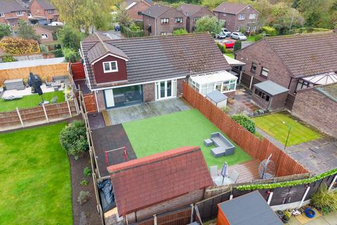 Welsby Close, Fearnhead, WA2