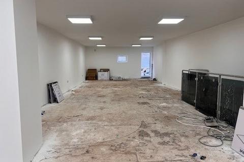 Retail property (high street) to rent, 32 Market Pl Reading RG1 2DE