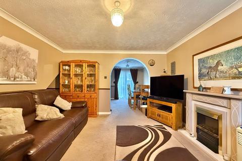 3 bedroom semi-detached house for sale, Horsecroft Drive, Squires Croft, Wigmore, West Bromwich, West Midlands, B71 3TE
