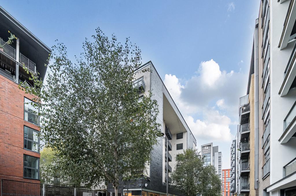 1370477-18-68f7aa...