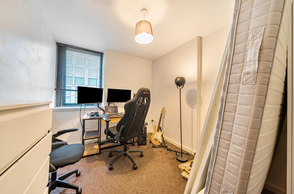 1370477-14-68f7aa...