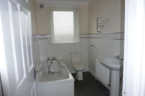 3 bedroom terraced house to rent, Hough Lane, Wombwell, Barnsley