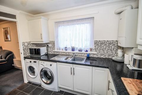 2 bedroom flat for sale, Rickleton Village Centre, Rickleton, Washington, NE38