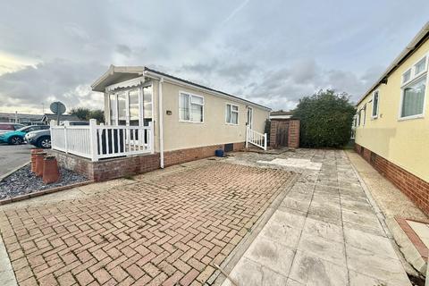 1 bedroom park home for sale, Kings Park, Canvey Island