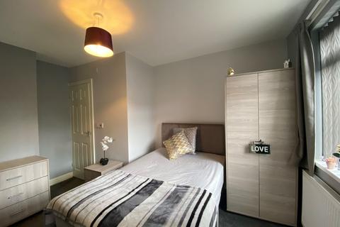 undefined, Room 2, Grangefield Avenue