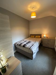 undefined, Grangefield Avenue, Room 4