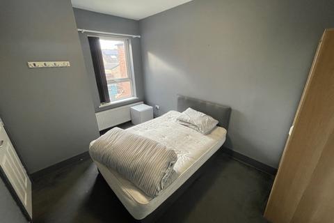 undefined, Room 4, Cecil Avenue