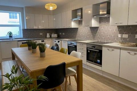 undefined, Kamran House Flat 2 Room 6