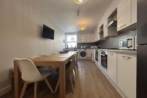 undefined, Kamran House Flat 2 Room 6