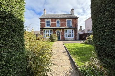 2 bedroom apartment for sale, Menors Place, Holsworthy, Devon, EX22