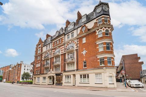 University Mansions, Lower Richmond Road, London