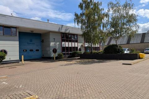 Showroom to rent, Walnut Tree Clos Guildford GU1 4UG