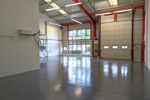 Showroom to rent, Walnut Tree Clos Guildford GU1 4UG