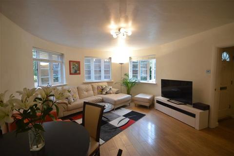 2 bedroom flat to rent, Elm Court, Albert Road South, Watford