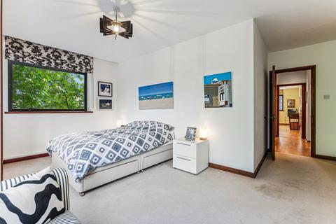 Flat 4, Christchurch House Caxton Street, London, SW1H 0PX