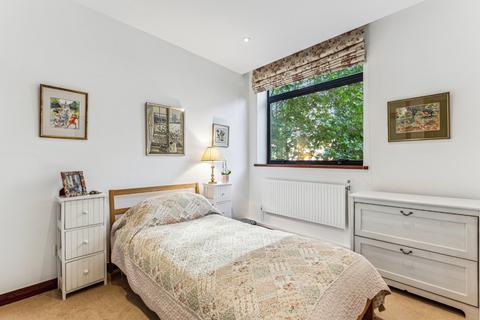 Flat 4, Christchurch House Caxton Street, London, SW1H 0PX