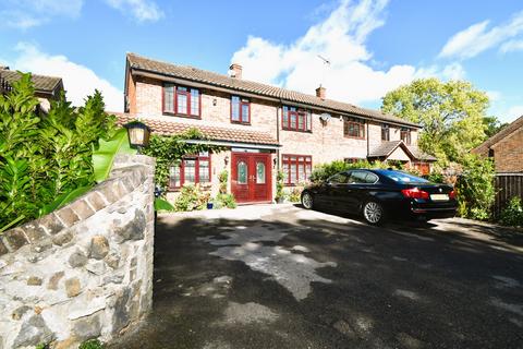 undefined, Wellfields, Loughton, Essex, IG10