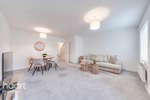 3 bedroom semi-detached house for sale, Stour Close, Dunmow