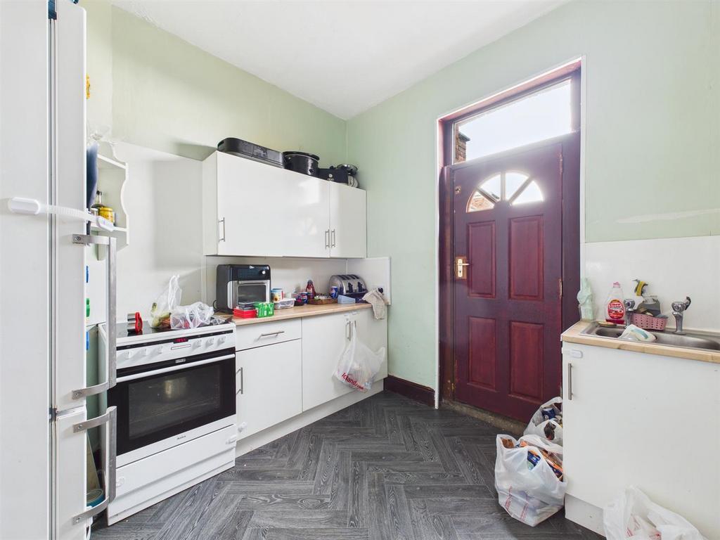 Kitchen: