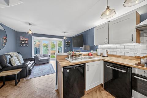 19 Woodpecker Way, Thrapston, Kettering, NN14 4RZ