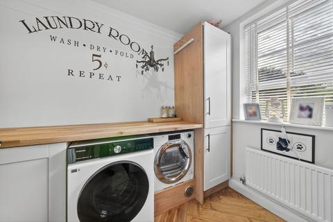 19 Woodpecker Way, Thrapston, Kettering, NN14 4RZ