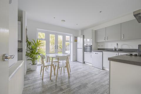 25 Carnival Close, Malmesbury, SN16 9FY