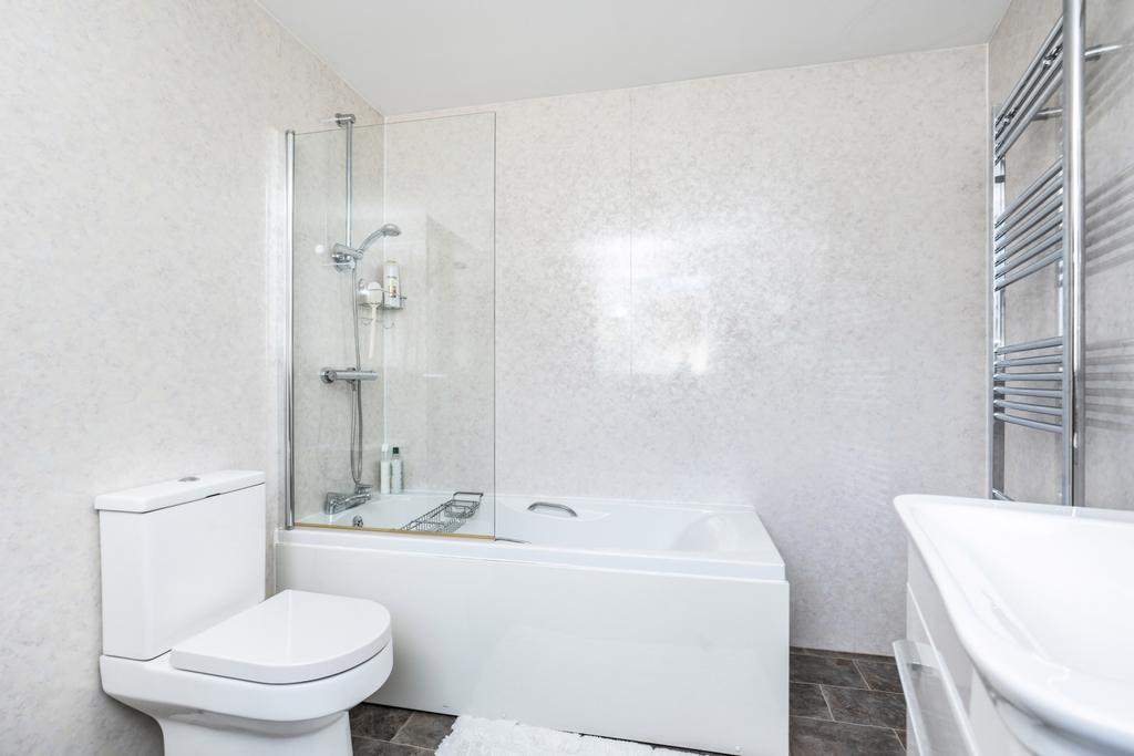 Ensuite Bathroom