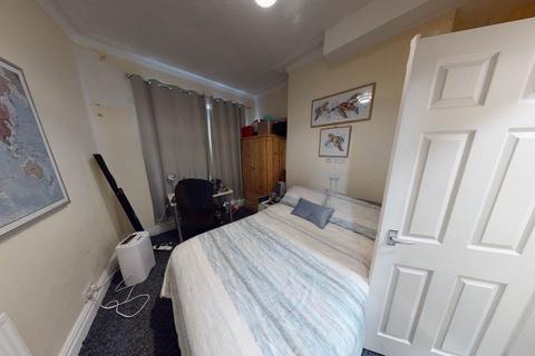 undefined, Headingley Mount, Leeds LS6