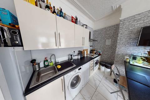 undefined, Headingley Mount, Leeds LS6