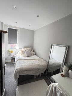 7 bedroom house to rent, St Michaels Crescent, Leeds LS6