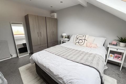 7 bedroom house to rent, St Michaels Crescent, Leeds LS6