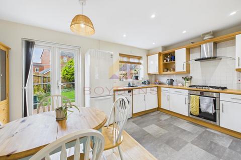 4 bedroom semi-detached house for sale, Carus Crescent, Colchester CO4