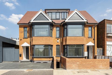 undefined, London Road, St. Albans
