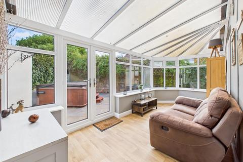5 bedroom detached house for sale, Queensgate, Bridlington