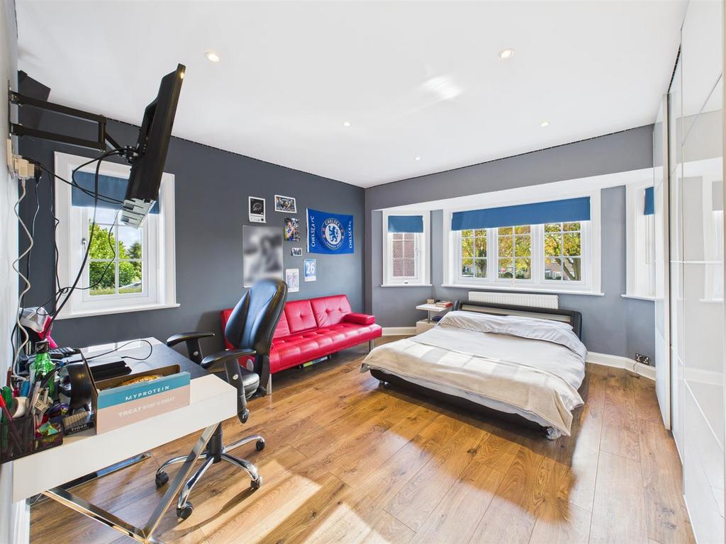 Bedroom: