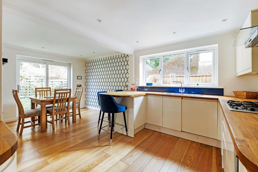 Kitchen/Dining Area